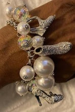 Load image into Gallery viewer, Lustrous Pearl Cluster Charm Bracelet (Antique Silver)