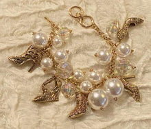 Load image into Gallery viewer, Lustrous Pearl Cluster Charm Bracelet (Antique Gold)
