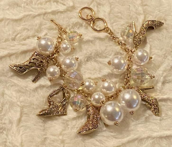 Lustrous Pearl Cluster Charm Bracelet (Antique Gold)